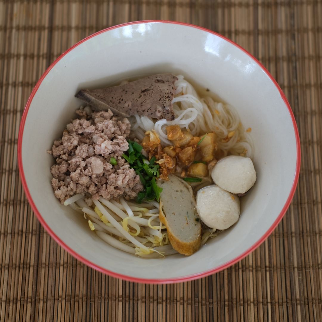 ก๋วยเตี๋ยวหมูน้ำใส