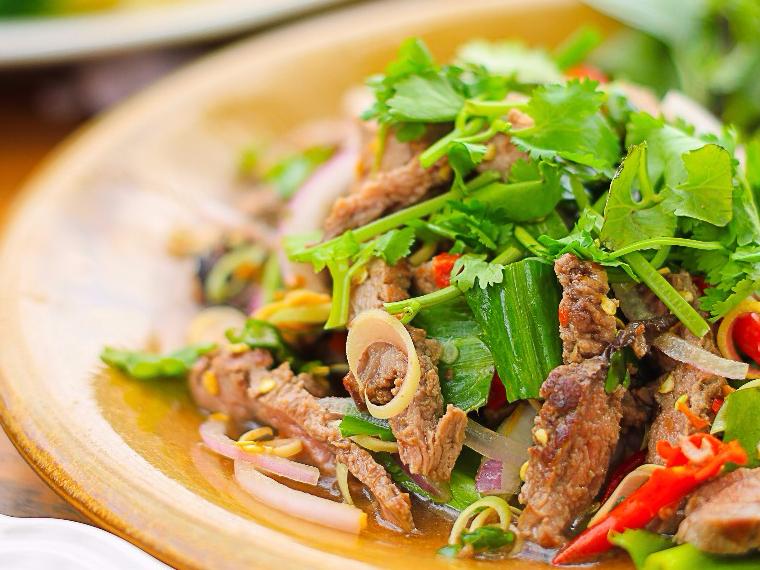 ยำเนื้อย่าง