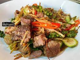 ผัดฉ่าเนื้อน่องลายตุ๋น