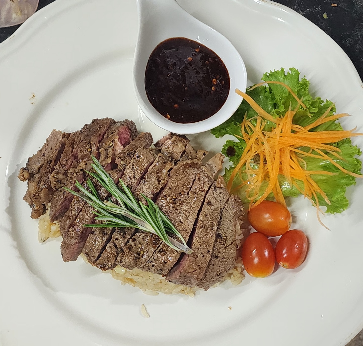 ข้าวหน้าเนื้อ ออสเตเลีย ,ข้าวหน้าหมู คุโรบุตะ ,ข้าวหน้าไก่ อิตาเลียน
