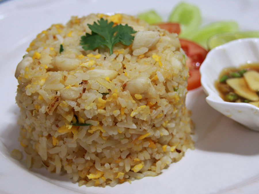 ข้าวผัดปู