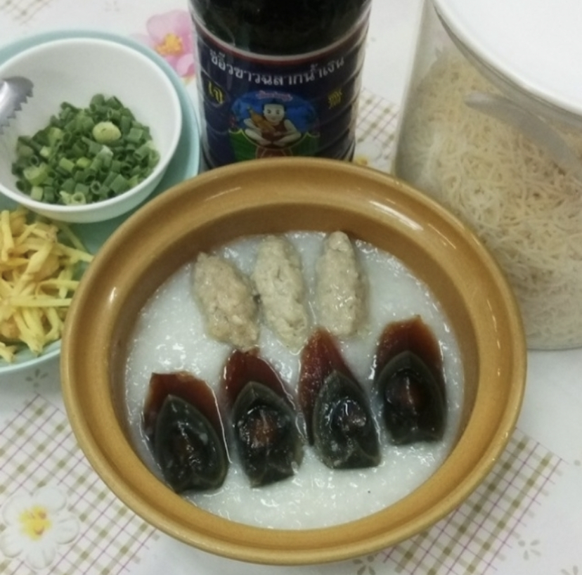 โจ๊กเด็กไข่เยี่ยวม้า