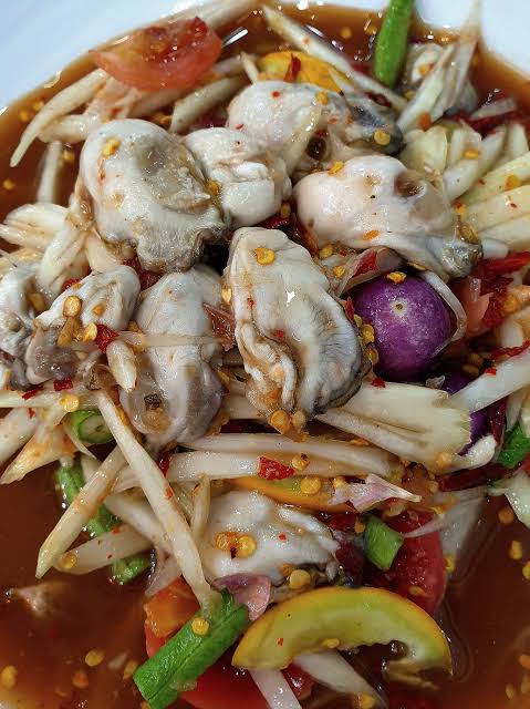 ตำหอยนางรม (ใส่ปลาร้า)