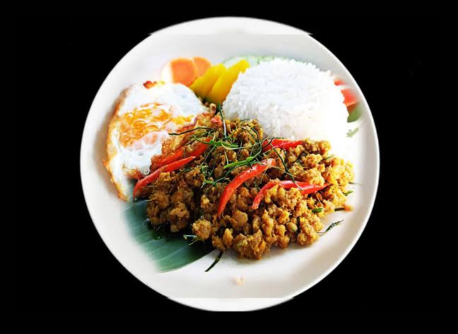 ข้าวคั่วกลิ้งหมูสับ