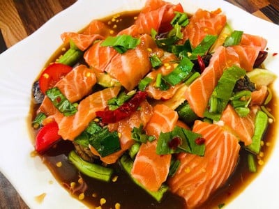 เหลาแซลม่อน
