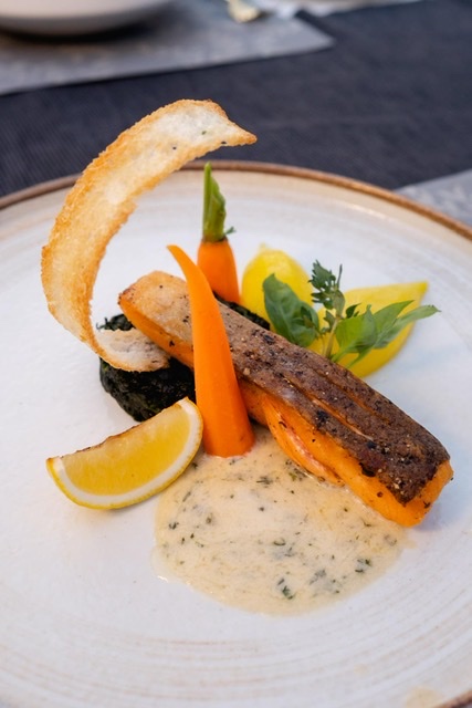 ปลาแซลมอนหญ้าฟรั่น