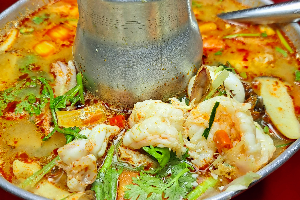 ต้มยำหม้อไฟ (Tom Yum Hot Pot)