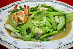 มะระผัดกุ้ง (stir fried shrimp with bitter gourd)