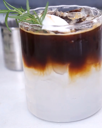 COCONUT BLACK COFFEE (กาแฟดำน้ำมะพร้าว)