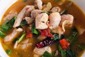 ต้มแซ่บไก่