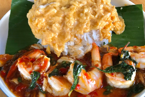 ข้าวกระเพรากุ้งไข่ข้น
