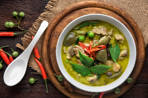012-1 : แกงเขียวหวานไก่/ Chicken Green Curry Soup