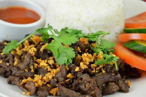 015 : ข้าวเนื้อกระเทียม / Khao Na Nuea Kratiem