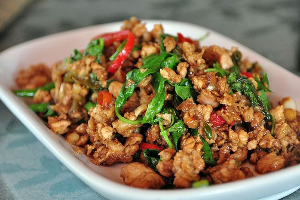 022-1 : ผัดกะเพราหมู กับข้าว / Ka Prao With Pork