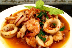 022-4 : ผัดกะเพราทะเล / Ka Prao With Seafood