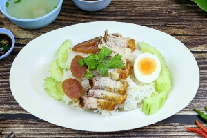 ข้าวหมูกรอบ