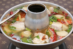 ต้มยำปลากะพง (หม้อ)