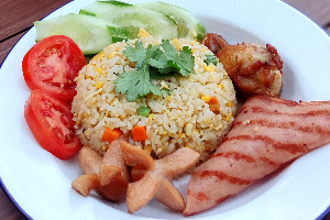 ข้าวผัดสามสหาย