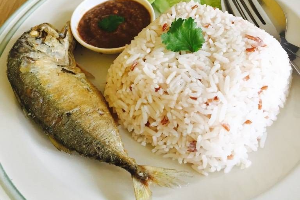 ข้าวปลาทูทอด