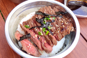 ข้าวเนื้อย่างเทอริยากิ