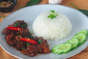 โคตรกะเพราเครื่องในไก่