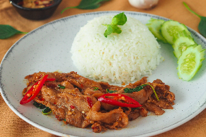 โคตรกะเพราสามชั้นสไลด์