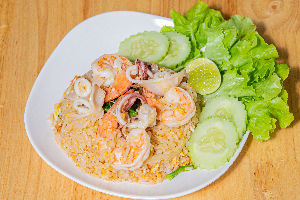 ข้าวผัดทะเล จานเล็ก
