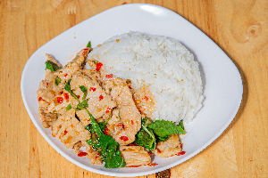 กระเพราหมูชิ้น