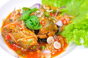 ยำปลากระป๋อง