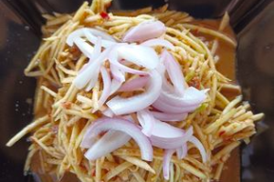 ตำมะม่วงปลาป่น