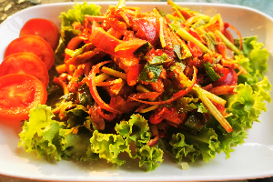 ยำคอหมูย่าง