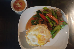 ข้าวผัดคะน้าหมู