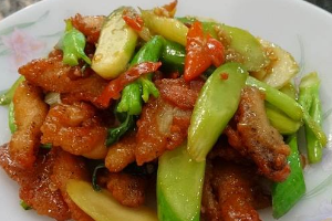ข้าวคะน้าไก่กรอบ