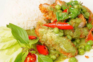 ข้าวเขียวหวานไก่กรอบ