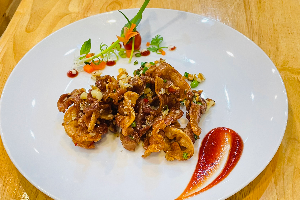 หมูสามชั้นคั่วพริกเกลือ