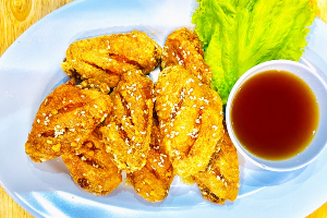 ปีกไก่ทอดน้ำปลา