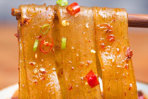 เส้นใหญ่มันเทศ