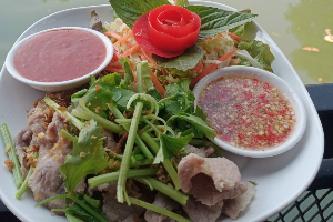 หมูลวกจิ้ม