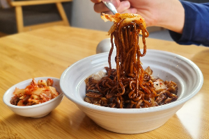 จาจังรามยอน - 짜장라면 - Jajang Ramyeon