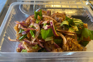 ยำไก่แซ่บ