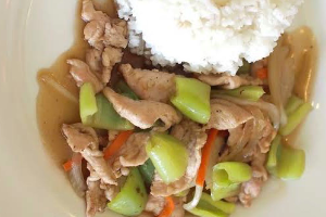 1-8 ผัดพริกหยวกราดข้าว