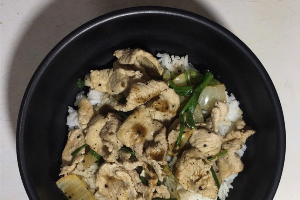 2-2 ข้าวหน้า  พริกไทยดำ