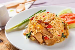3-6 ข้าวผัดคอหมูย่าง
