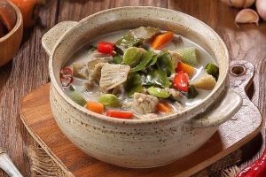 Cowa Leaves and Spareribs Stew(Mu Tom Chamuang)