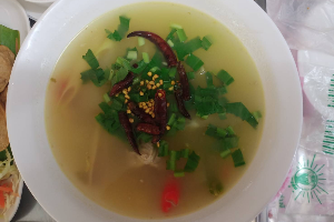 ต้มแซ่บกระดูกหมูอ่อน