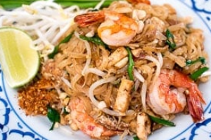 ผัดไทยรวมมิตรทะเล