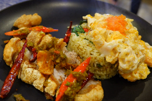 Fried Rice Green Curry Crispy Pork & Scrambled Eggs Shrimp Paste // ข้าวผัดเขียวหวานไข่ข้นหมูกรอบ