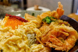 Fried Rice Chilli Salt with Crispy Shrimp & Scrambled Eggs Shrimp Paste // ข้าวผัดพริกเกลือกุ้งกรอบไข่ข้น