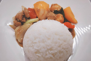 ผัดพริกหยวกไก่ + ข้าว Stir fried chicken with bell pepper and oyster sauce + rice