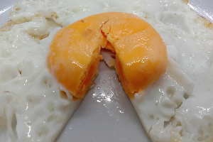 ไข่ดาวแบบสุกดี Over hard egg